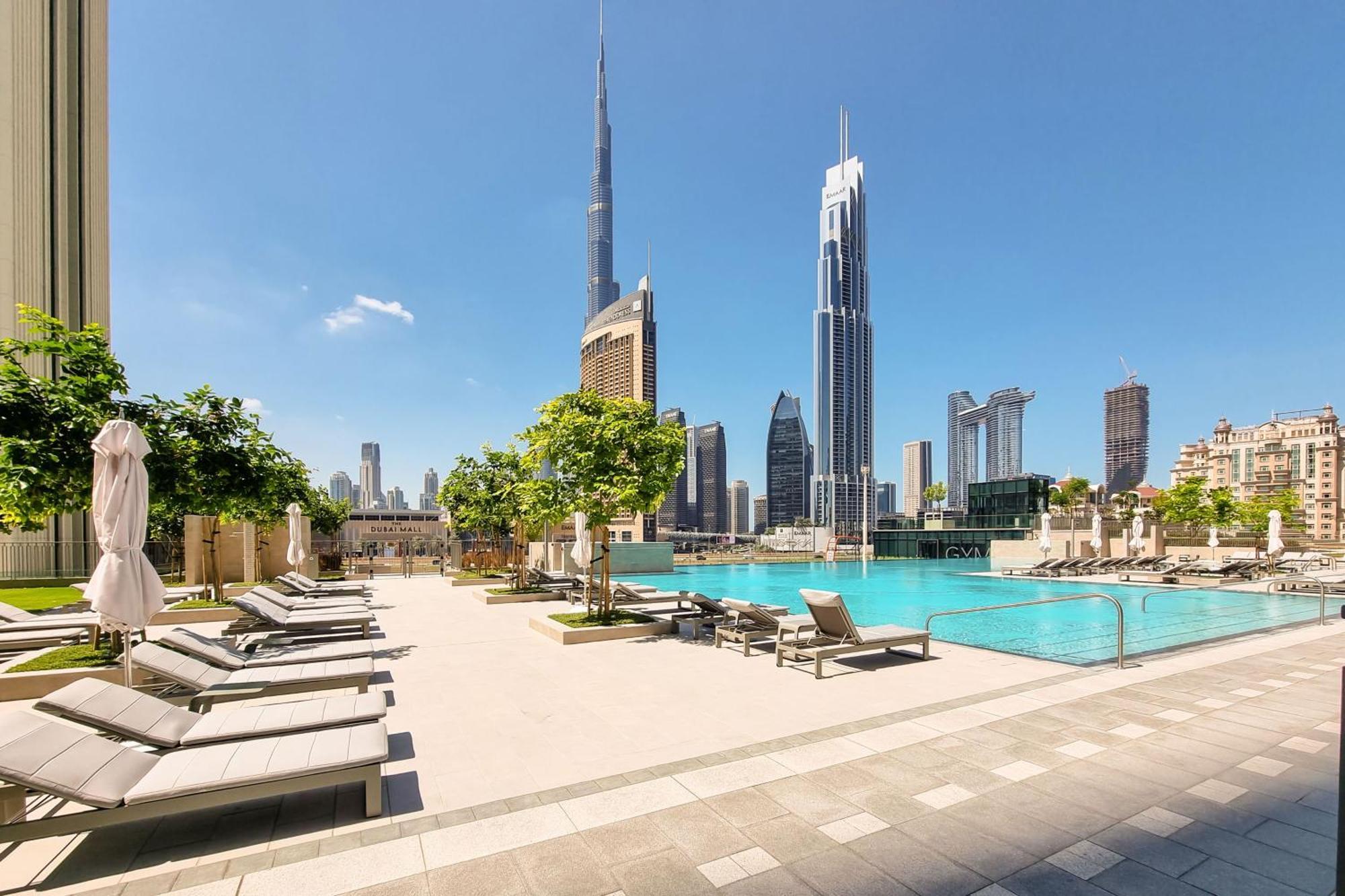 Burj View, Mall Walk, Big Pool Burj View