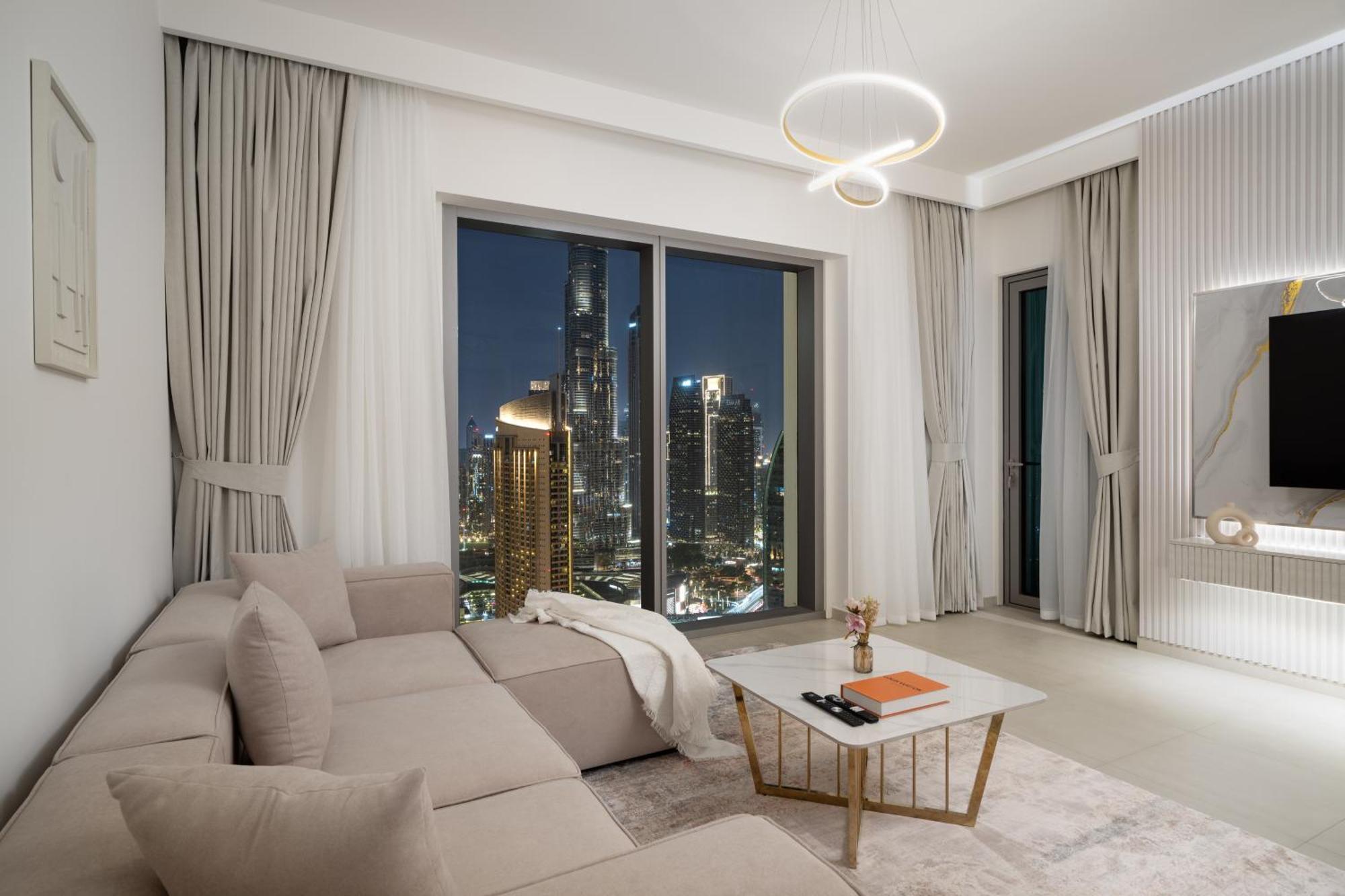 Burj View, Mall Walk, Big Pool Burj View