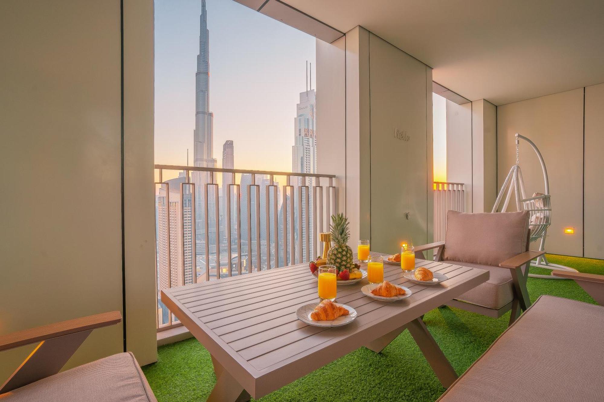 Burj View, Mall Walk, Big Pool Burj View Apartment *