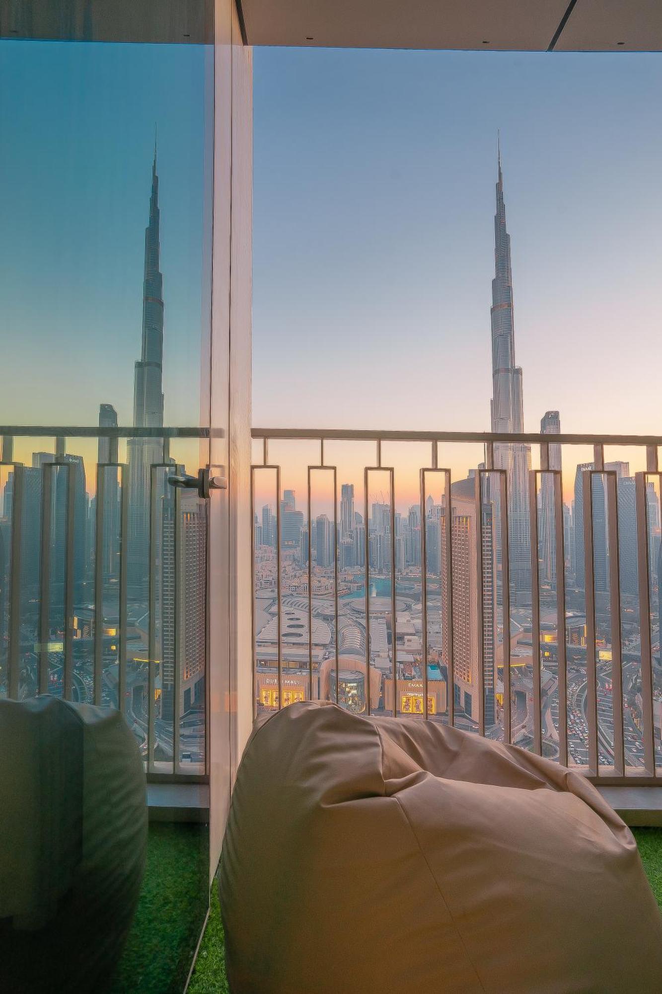 Burj View, Mall Walk, Big Pool Burj View