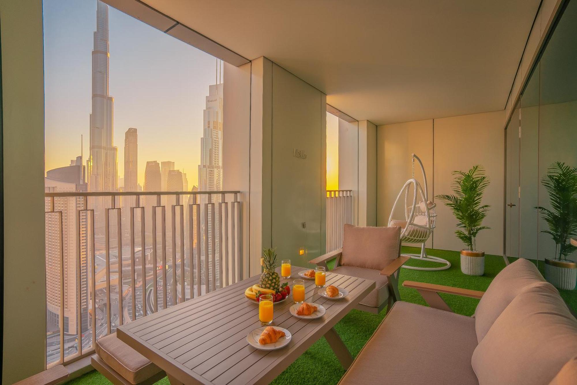Burj View, Mall Walk, Big Pool Burj View Apartment *