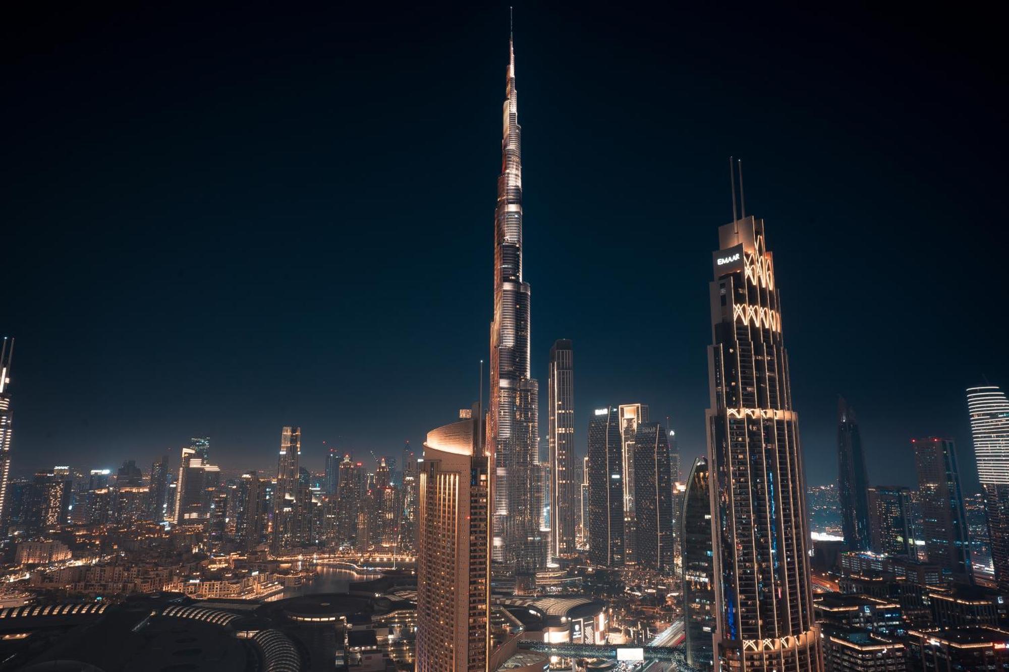 Burj View, Mall Walk, Big Pool Burj View Dubai